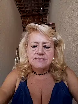 Snapshot of Belladama61 chatting on 09-09-25, 01:09 Belladama61 online show from 09-09-25, 01:09