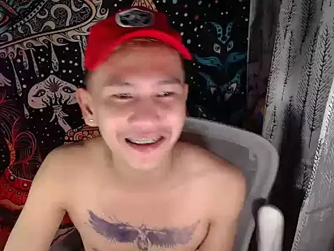 Snapshot of RalfAsian25 chatting on 05-07-26, 10:40 RalfAsian25 online show from 05-07-26, 10:40