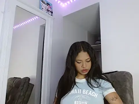 reina reina online show from 11-05-25, 10:57