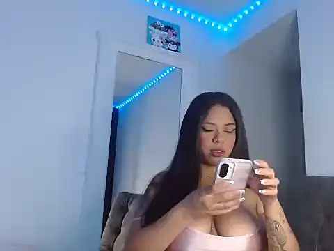 reina reina online show from 10-27-25, 12:00