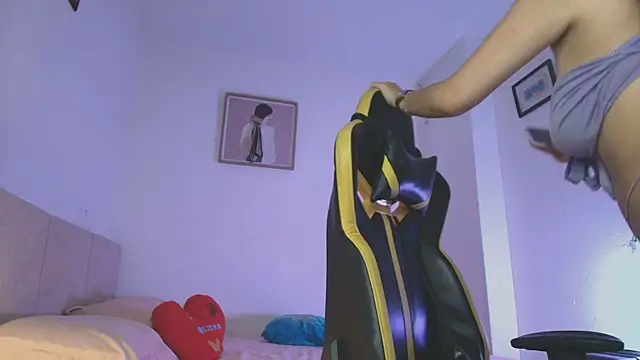 Snapshot of Julieta92_ chatting on 06-03-26, 02:33 Julieta92 online show from 06-03-26, 02:33