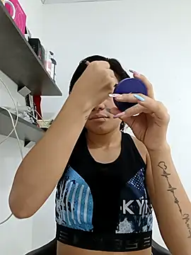 Little-Pussy-Sweet online show from 10-06-25, 01:12