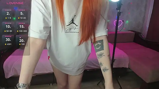 Snapshot of Molly_Kitty chatting on 09-18-25, 02:36 Molly Kitty online show from 09-18-25, 02:36