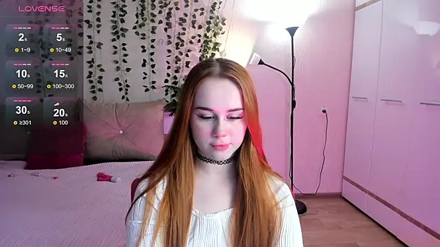 Molly Kitty online show from 11-14-25, 03:43