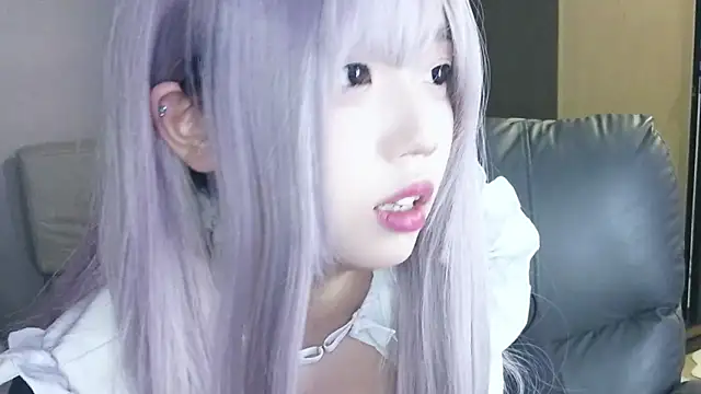 Snapshot of a5l2e0x chatting on 11-11-25, 01:28 a5l2e0x online show from 11-11-25, 01:28