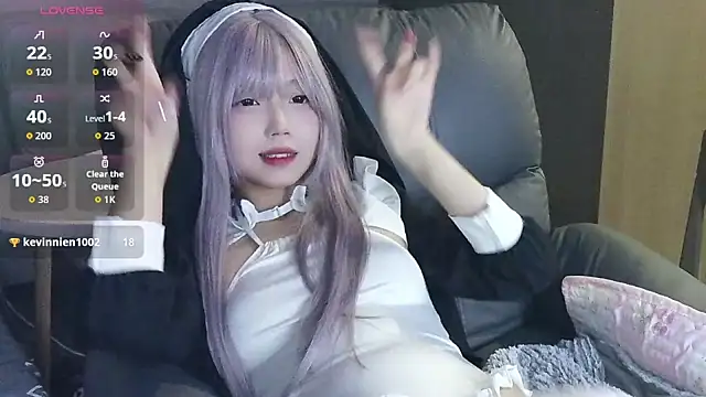 Snapshot of a5l2e0x chatting on 10-19-25, 11:29 a5l2e0x online show from 10-19-25, 11:29