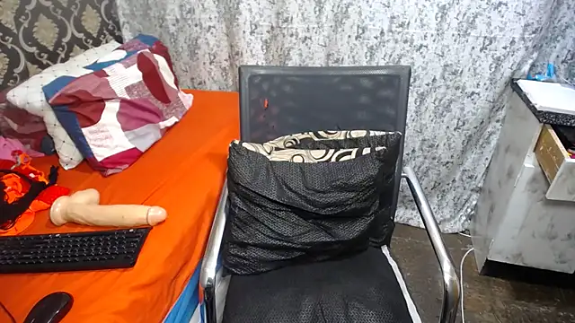 Ozimpho online show from 12-17-25, 06:13