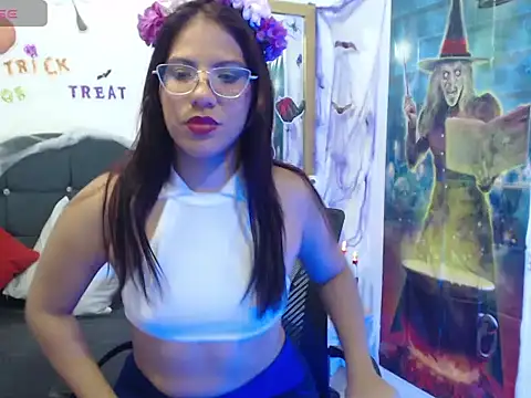 Snapshot of SamantaSweett_ chatting on 10-11-25, 01:45 SamantaSweett online show from 10-11-25, 01:45