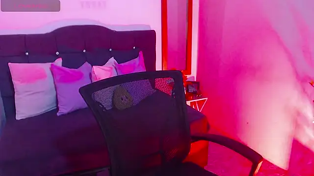 SamantaSweett  online show from 11-26-25, 01:00