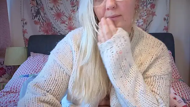 Snapshot of Daisyxoxo_ chatting on 09-11-25, 08:47 Daisyxoxo online show from 09-11-25, 08:47