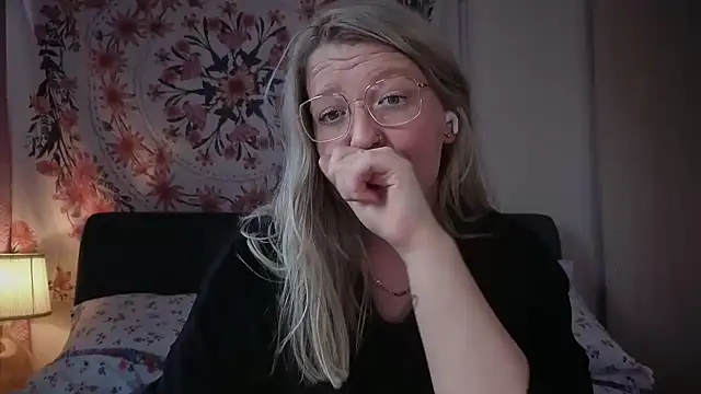 Daisyxoxo  online show from 06-17-26, 08:47