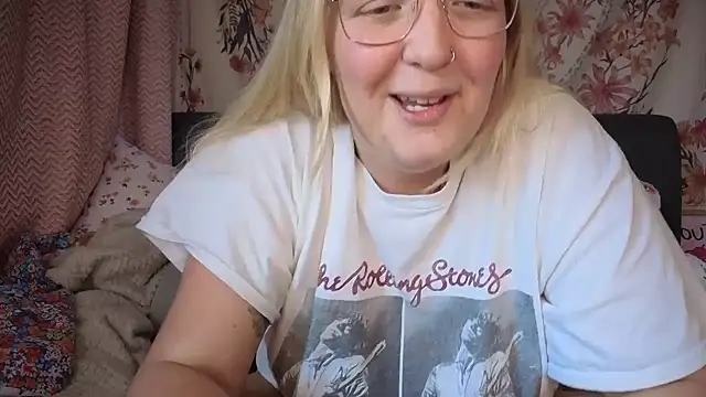 Daisyxoxo  online show from 12-02-25, 10:28