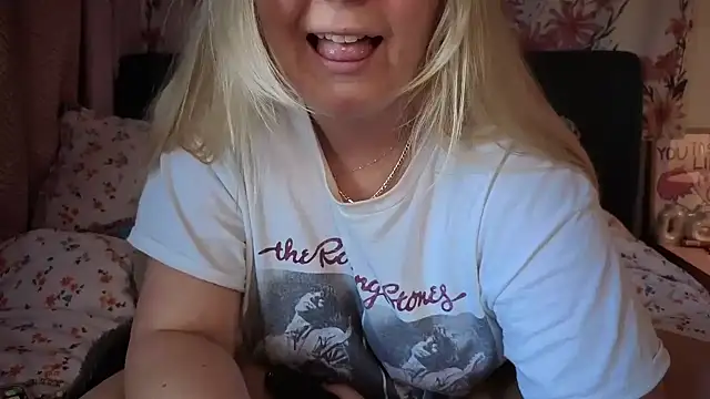 Daisyxoxo  online show from 03-05-26, 10:01