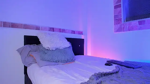 max valiant1 online show from 10-22-25, 10:36