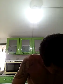 moreno25centimetro online show from 11-20-25, 12:50