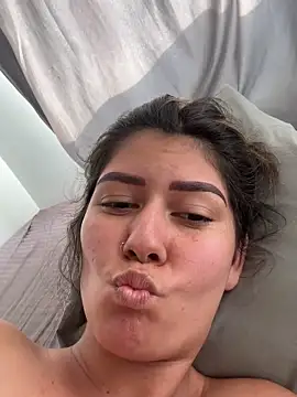 Snapshot of miss_silvia chatting on 10-27-25, 08:43 miss silvia online show from 10-27-25, 08:43