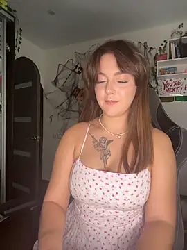 MikssMolly online show from 12-05-25, 07:07