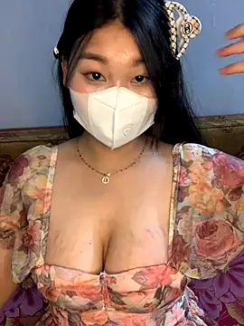 Snapshot of Samcutes chatting on 10-18-25, 02:30 Samcutes online show from 10-18-25, 02:30