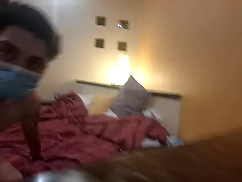 Snapshot of Molly_Erik chatting on 12-19-25, 09:33 Molly Erik online show from 12-19-25, 09:33