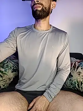 Enzo-wolf33 online show from 10-04-25, 12:23