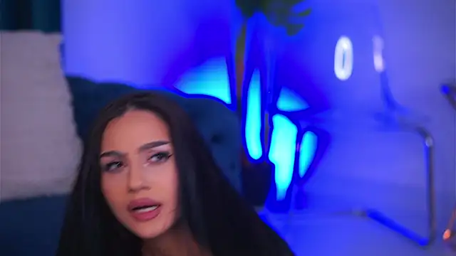 NinaSolenne online show from 12-19-25, 08:33