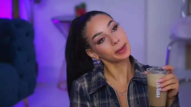 NinaSolenne online show from 11-29-25, 07:47