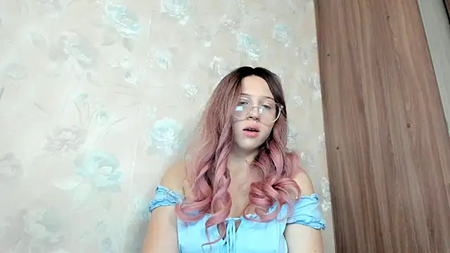 Stephanie Hills online show from 09-10-25, 07:40