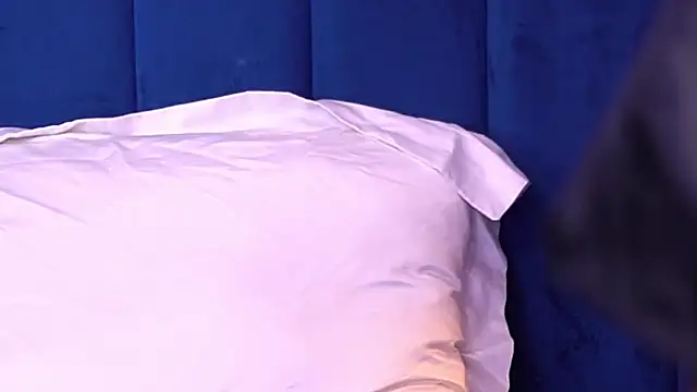 MillaSerene online show from 10-22-25, 04:34