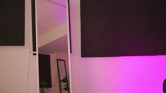 Snapshot of KyssaraPlay chatting on 12-01-25, 08:21 KyssaraPlay online show from 12-01-25, 08:21