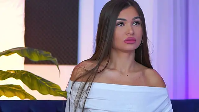 Snapshot of KyssaraPlay chatting on 10-08-25, 06:41 KyssaraPlay online show from 10-08-25, 06:41