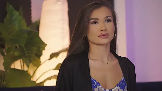 Snapshot of KyssaraPlay chatting on 09-20-25, 06:35 KyssaraPlay online show from 09-20-25, 06:35