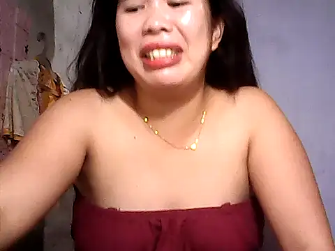 Snapshot of pinaysinglemommm chatting on 06-20-26, 10:42 pinaysinglemommm online show from 06-20-26, 10:42