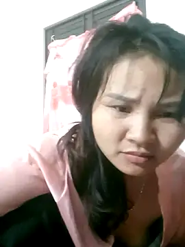 Snapshot of Heulwen-22 chatting on 10-24-25, 12:53 Heulwen-22 online show from 10-24-25, 12:53