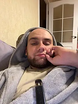 LuckyGirlfriends online show from 10-27-25, 08:32