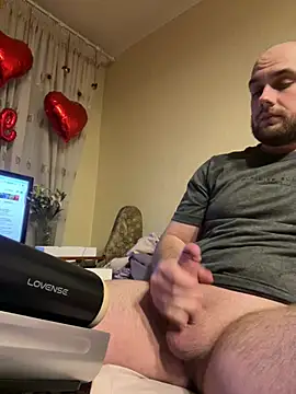 LuckyGirlfriends online show from 04-27-26, 09:57