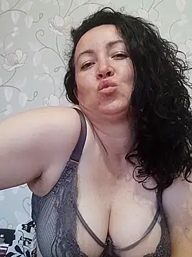 Snapshot of Velvet3451 chatting on 09-14-25, 03:23 Velvet3451 online show from 09-14-25, 03:23