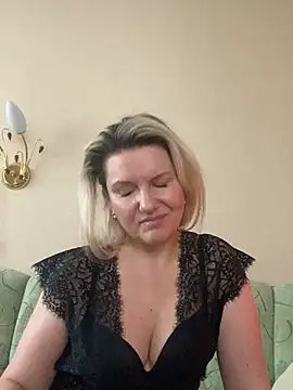 AliceSwan4011 online show from 01-09-26, 09:49