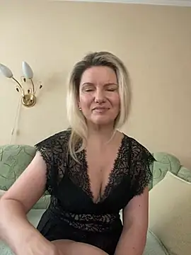 AliceSwan4011 online show from 03-02-26, 10:11