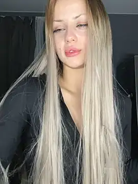 FavoriteKira online show from 11-28-25, 09:37