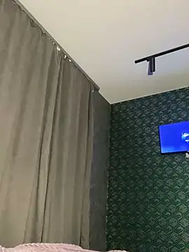 Snapshot of FavoriteKira chatting on 10-08-25, 05:13 FavoriteKira online show from 10-08-25, 05:13