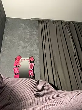 FavoriteKira online show from 11-15-25, 07:18