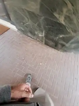 Snapshot of vercf14 chatting on 10-20-25, 11:00 vercf14 online show from 10-20-25, 11:00