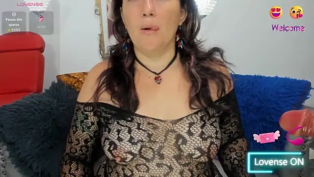 naughty milf esmeralda online show from 04-26-26, 02:42