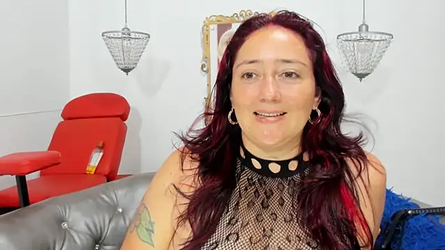naughty milf esmeralda online show from 05-15-26, 02:37