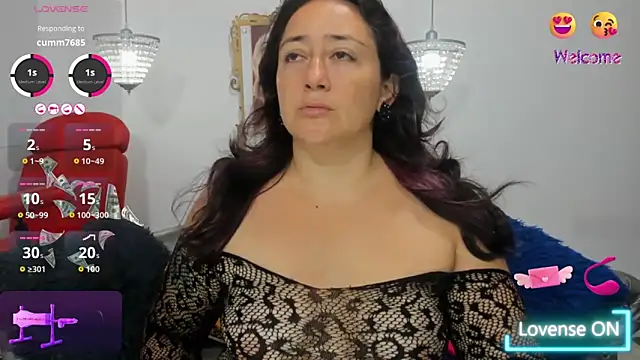 naughty milf esmeralda online show from 04-18-26, 02:36