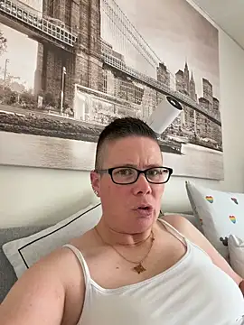 voluptuous-minx online show from 05-18-26, 08:30