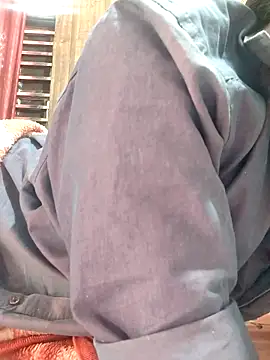 Radhika 01 online show from 11-21-25, 02:43