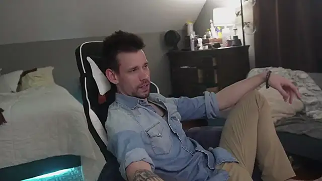 Snapshot of RomanPleaser chatting on 12-20-25, 10:40 RomanPleaser online show from 12-20-25, 10:40