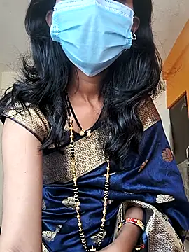 Shivani2002 online show from 11-18-25, 08:06