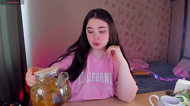 Alice next door online show from 02-27-26, 01:00